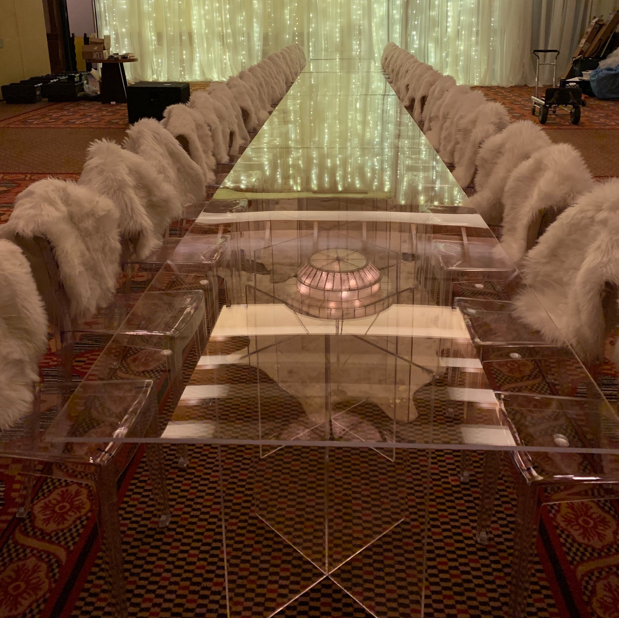 Acrylic Table (Ghost) – Tavolo Rental
